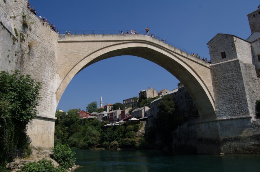 Bośnia i Hercegowina - Mostar - kamienny most nad Neretwą